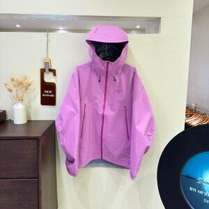 Arc'teryx Waterproof and Windproof Women's Jacket Size S